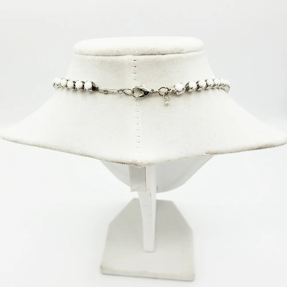 Vintage Kramer Milk Glass White & Silver Mid-Century Era Necklace - Picture 3 of 3